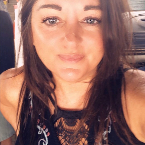 💕POSH AMBASSADOR!💕 VIckey - Picture 5 of 5